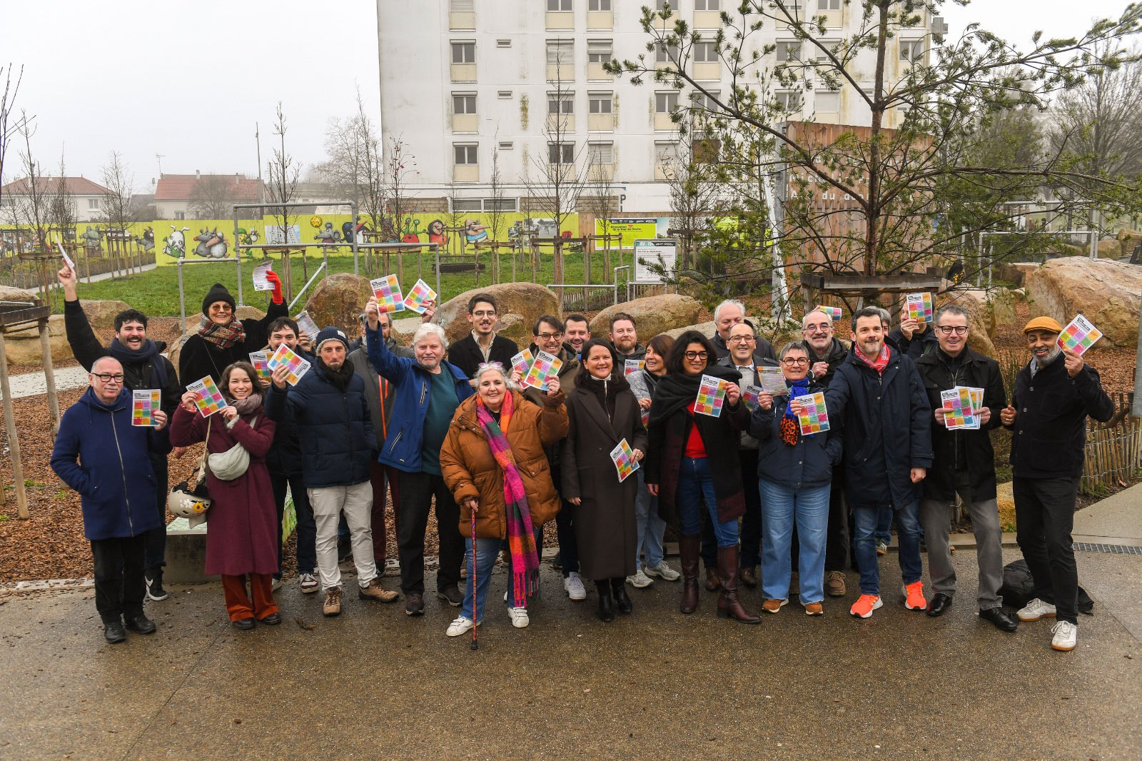 Photo des militants dans les quartiers populaires de Nantes
